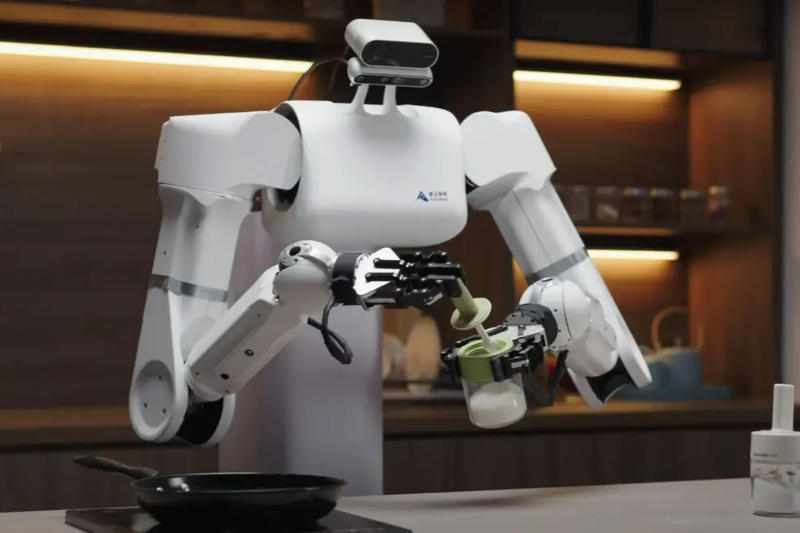 Китайский стартап Astribot показал робота с ИИ, который умеет готовить и сервировать блюда