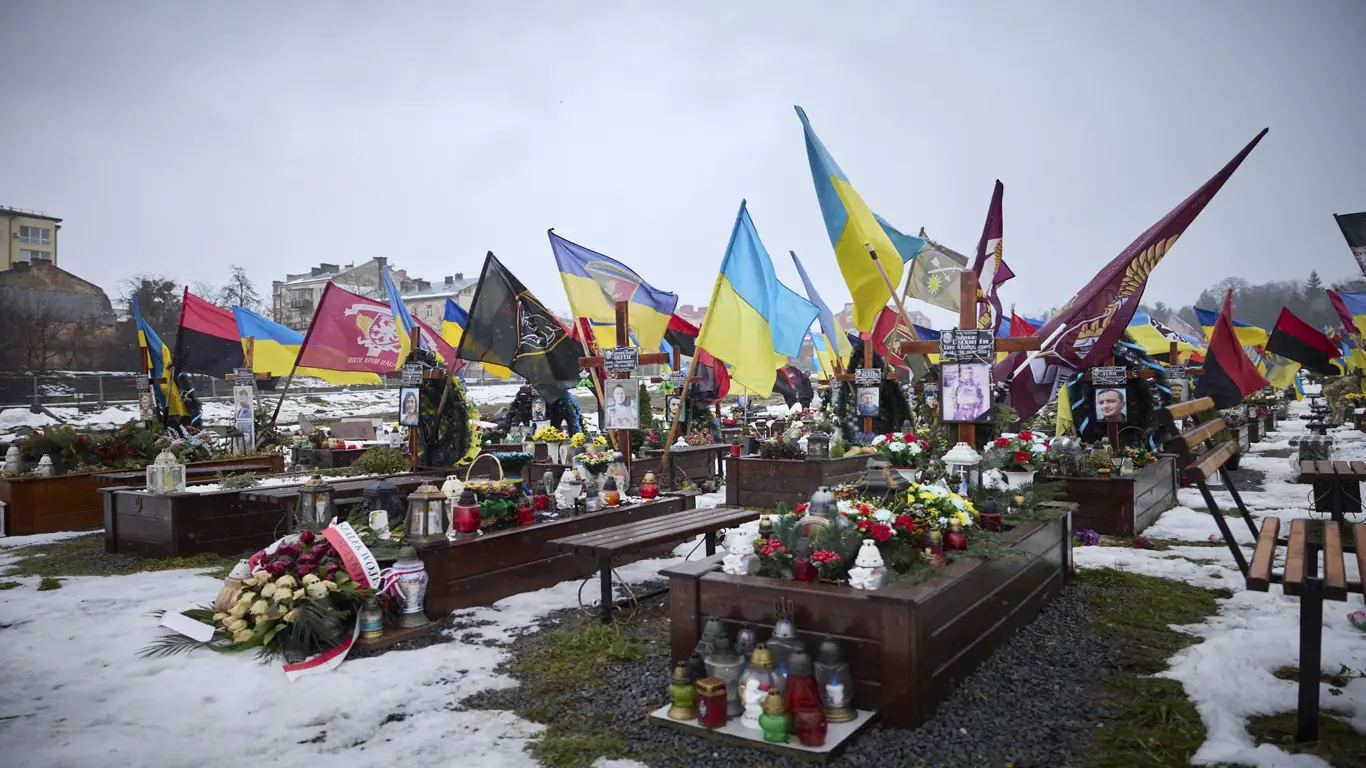 В Европе заметили рост числа могил погибших на Украине наемников